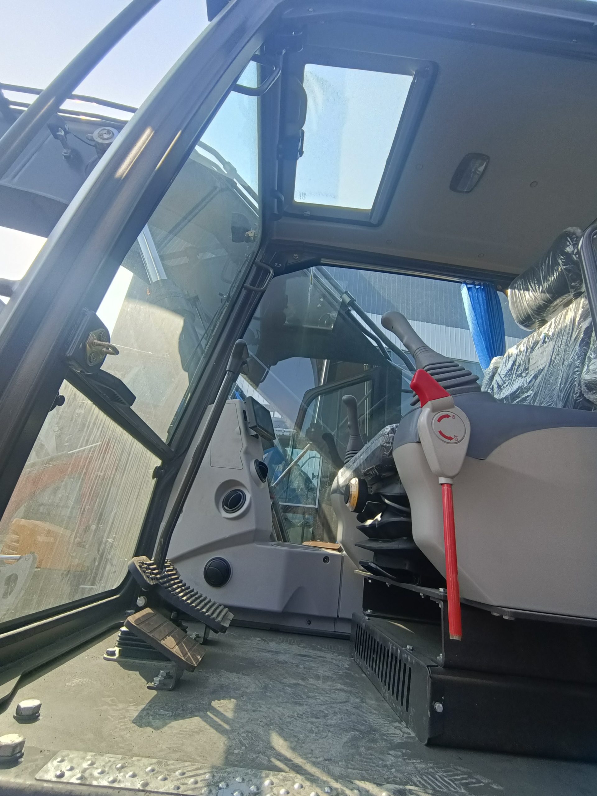 23 Ton(50706.32 lb) Diesel Crawler Excavator-JH8230 - Image 2
