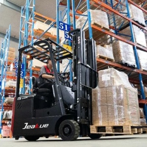 EFS151 Customizable Electric Forklift 3000-4500mm Lifting Height