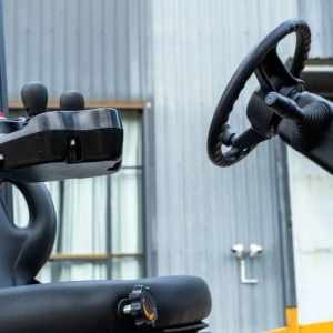 TDL161/201 Ergonomic Forklift with Spacious Legroom