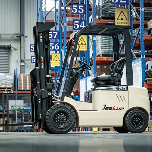 Integrating AMR Technology with Traditional Material Handling Fleets