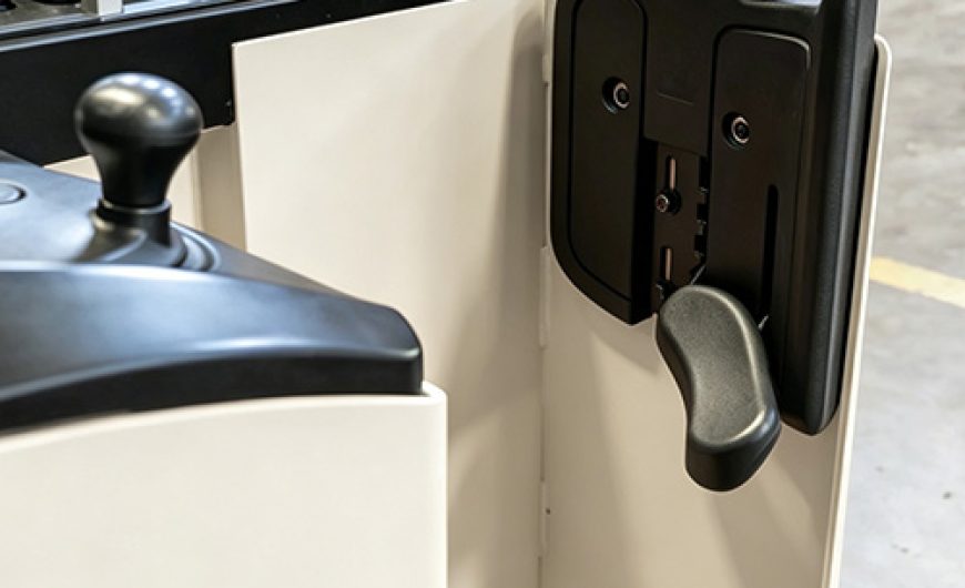 Choosing the Right Cleaning Equipment for Large-Scale Logistics Hubs