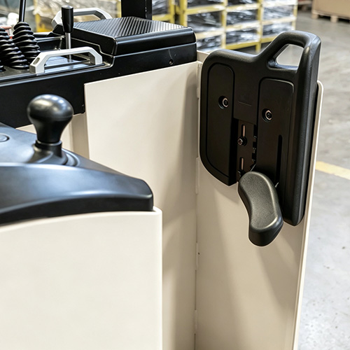 Choosing the Right Cleaning Equipment for Large-Scale Logistics Hubs