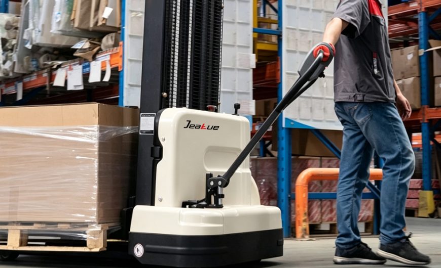 Electric Four-Way Sideloader: The Space-Efficient Solution for Long Load Handling