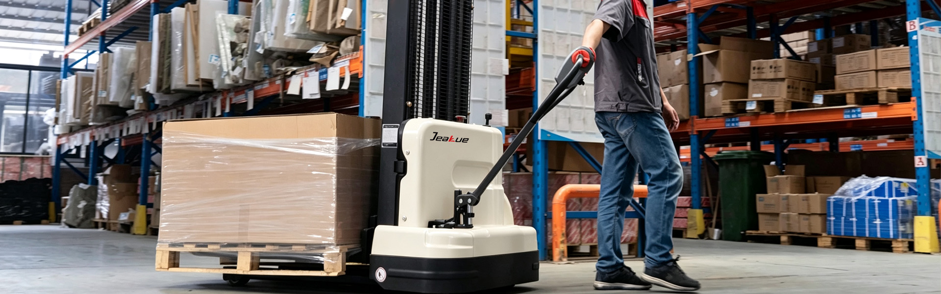 Electric Four-Way Sideloader: The Space-Efficient Solution for Long Load Handling