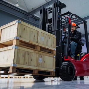 TVL182/202 Dual Drive 80V Lithium Battery Forklift