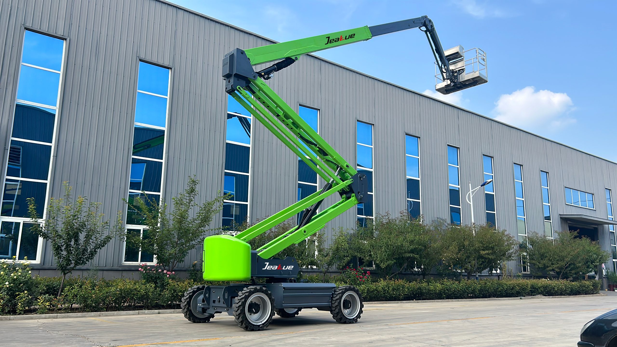0.23-0.35Ton(507.06 lb/771.62 lb) 20.2-22.5M(66.27 ft/73.82 ft) Electric Articulating Boom Lift-V18/V20 - Image 5