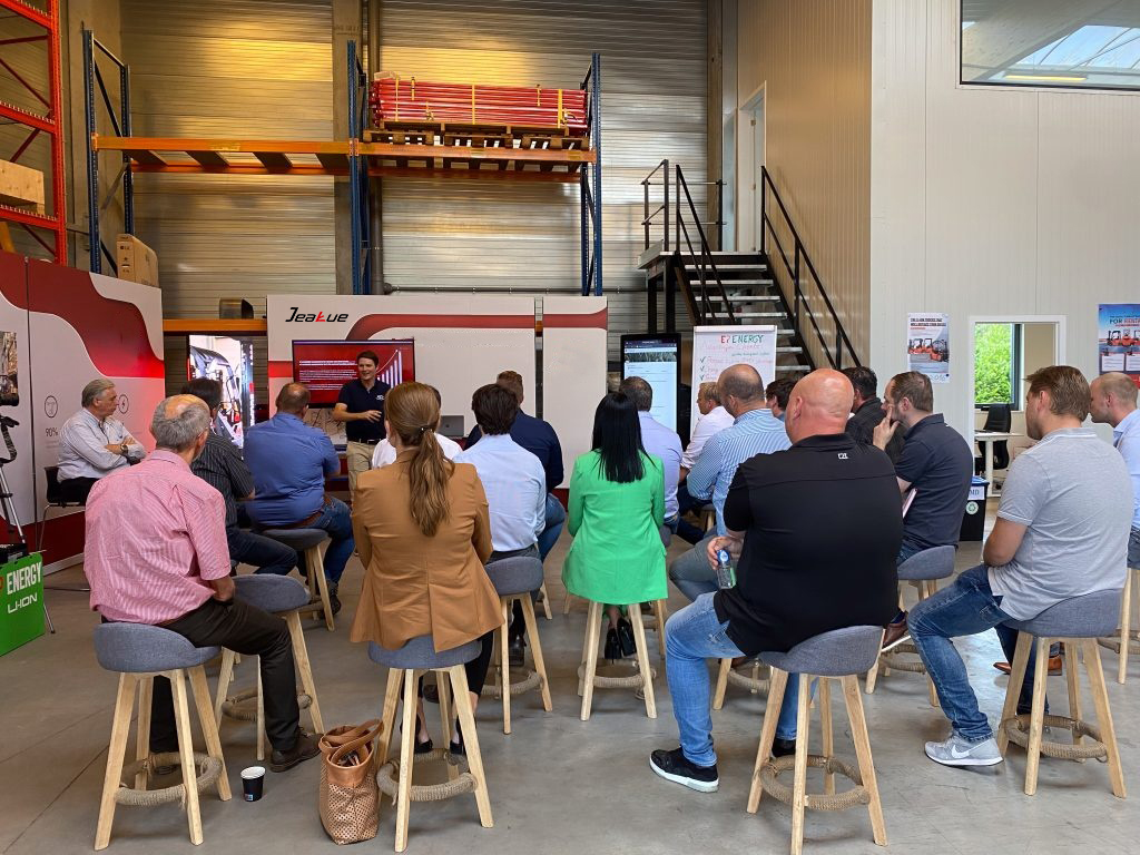 21cbb17d08d5e1e3d469f38686b3d3df