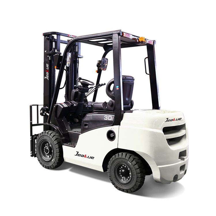 Diesel Forklifts Defy Extinction: Why Heavy Industry Isn’t Ready to Give Up on Combustion