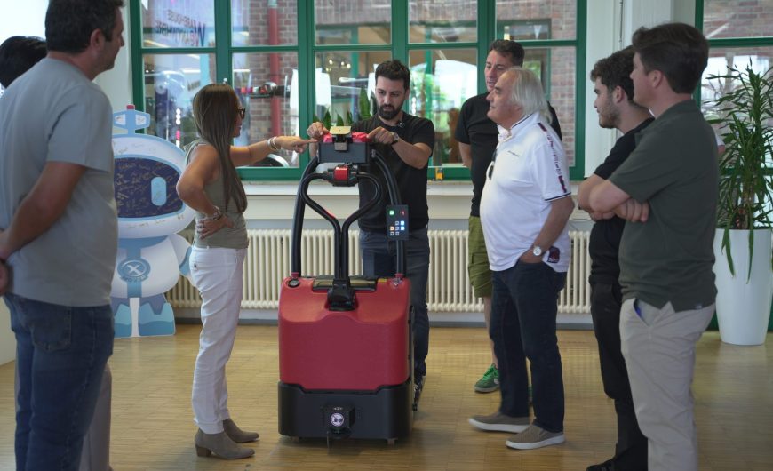 JEAKUE Hosts Automation Dealer Training for Italian Partners